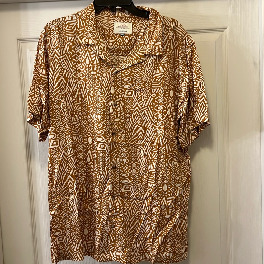 Brown Geometric Pattern Linen shirt.  Perfect for ANY WARM WEATHER OCCASION.NWT